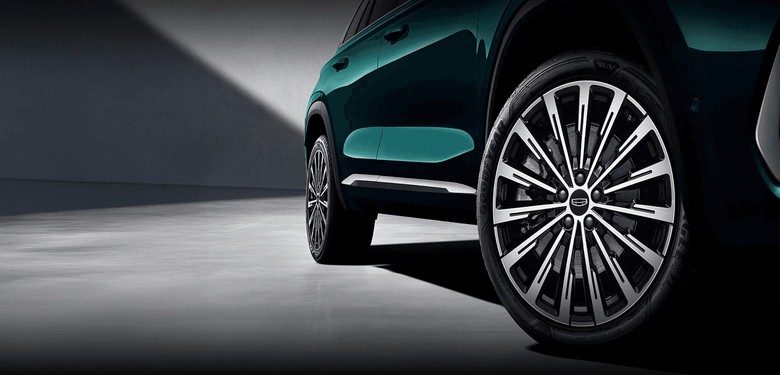 Geely Monjaro side view alloy wheels 