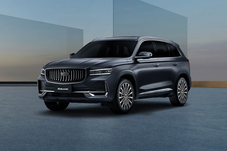 Geely Monjaro front view in black color