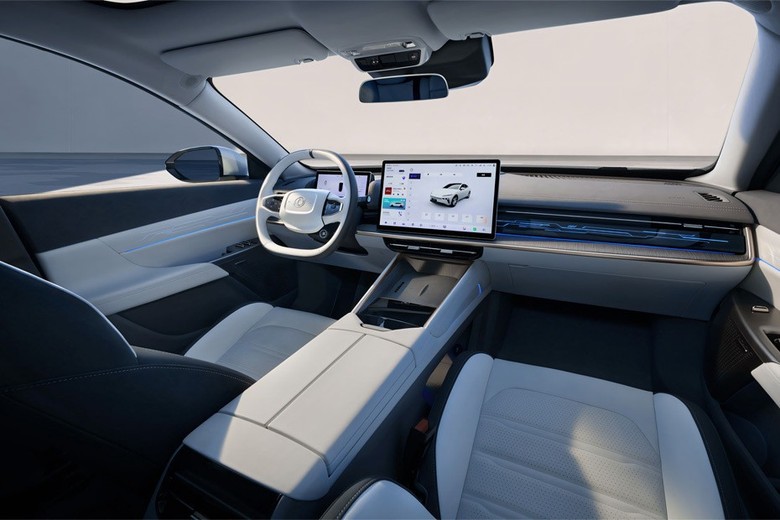 Dongfeng 007 interior view