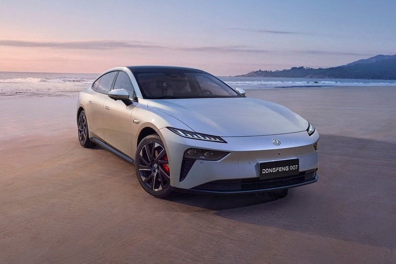 Dongfeng 007 front view in grey color