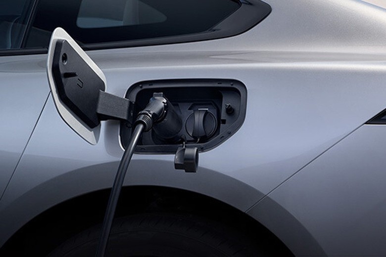 Dongfeng 007 charging port