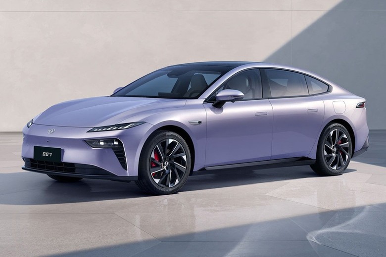 Dongfeng 007 side view in grey color