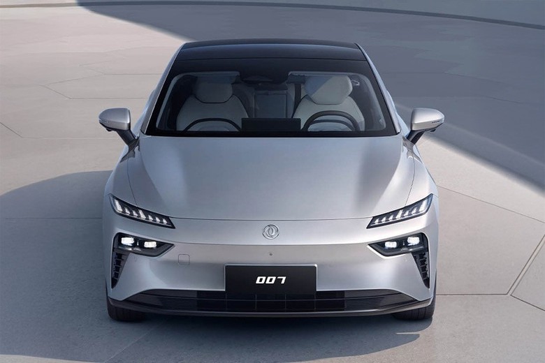 Dongfeng 007 front view in grey color