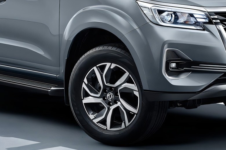 Dongfeng Rich 7 wheels