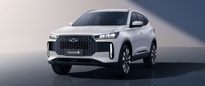 Chery Tiggo 4 Pro front view  in white color