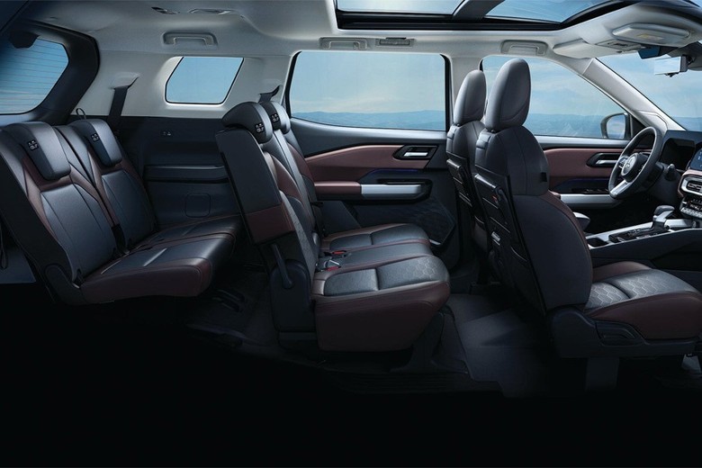 mitsubishi destinator interior view 