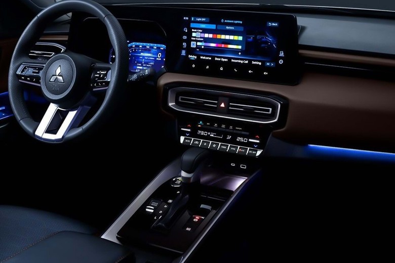 mitsubishi destinator interior view 