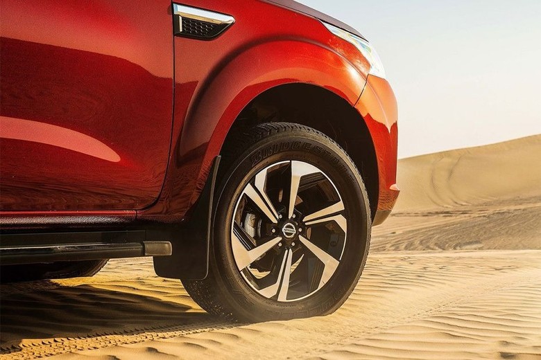 nissan xterra front cross tyre view in red color