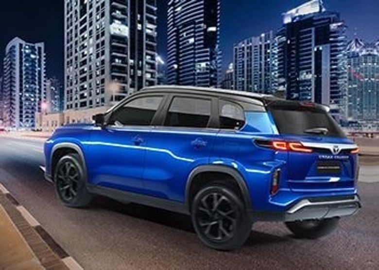  toyota urban cruiser rear view in blue color