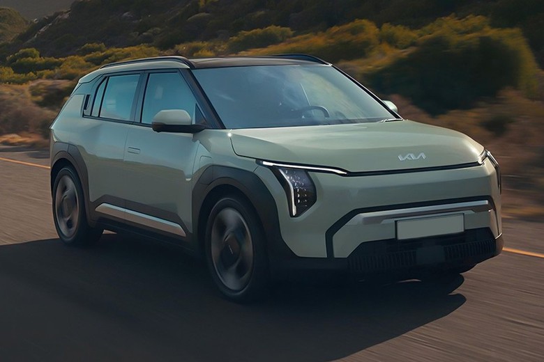 kia ev3 front view in green color