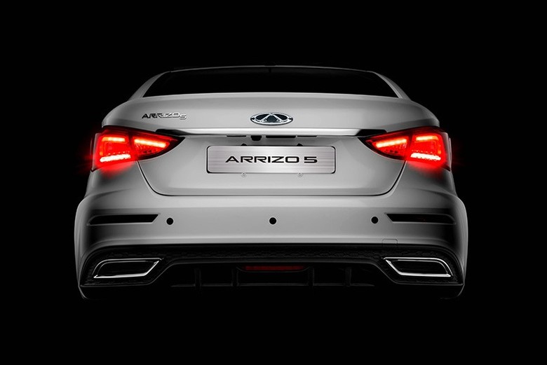 chery arrizo 5 rear view in white color