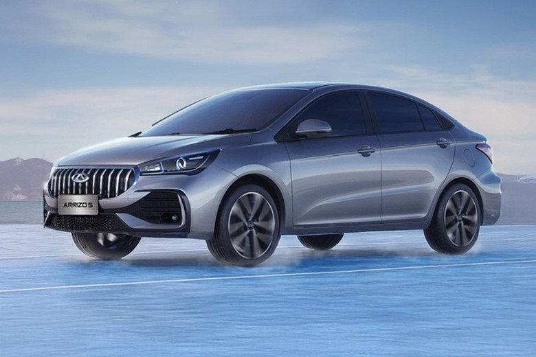 chery arrizo 5 side view in grey color