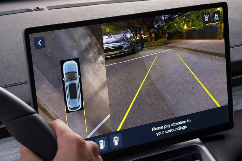 Chevrolet Captiva PHEV display view