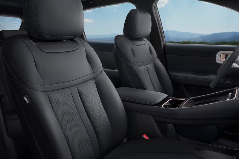 Chevrolet Captiva EV interior view 