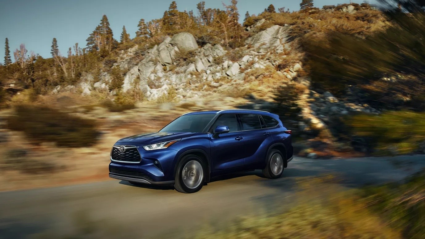 Toyota Higlander side view