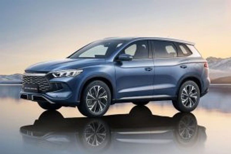 BYD Sealion 5 side view in blue color