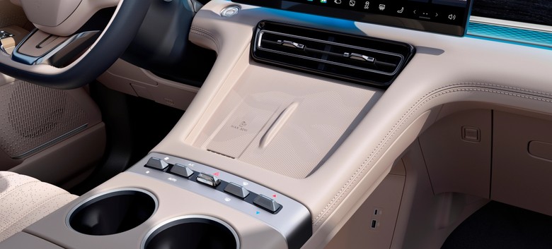 SOUEAST S08 interior view