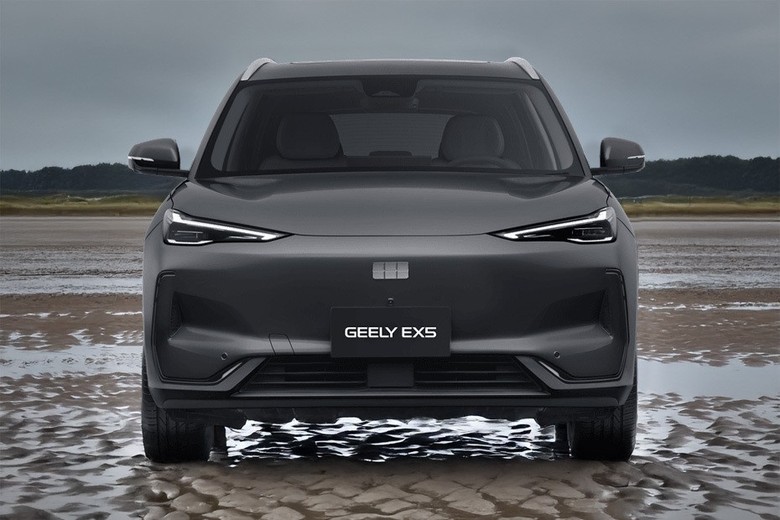 Geely EX5 front view in black color