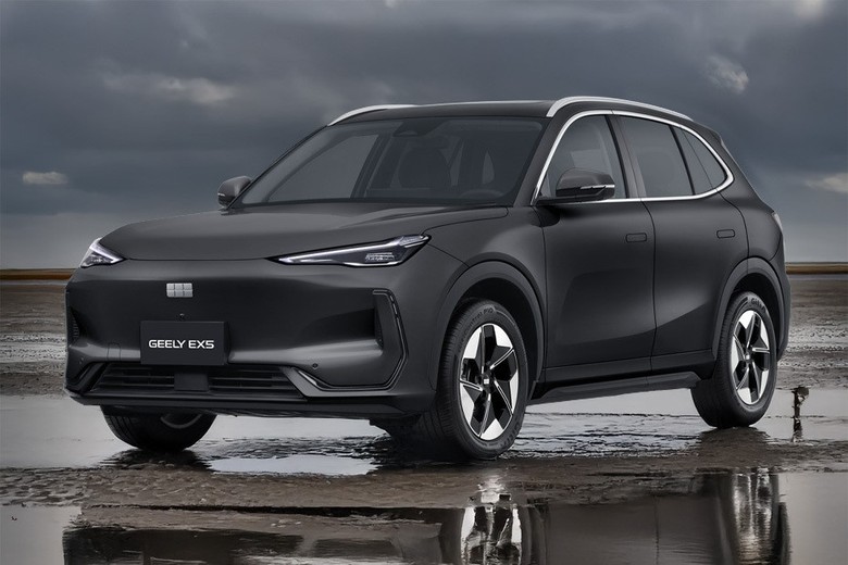 Geely EX5 side view in black color