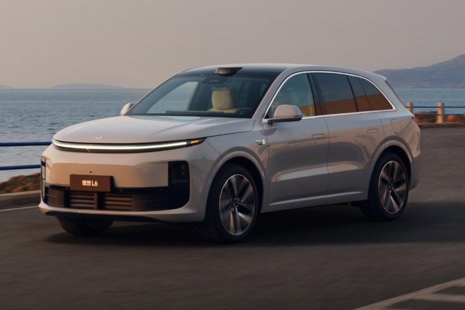 Li Auto L6 stable driving with advanced safety control