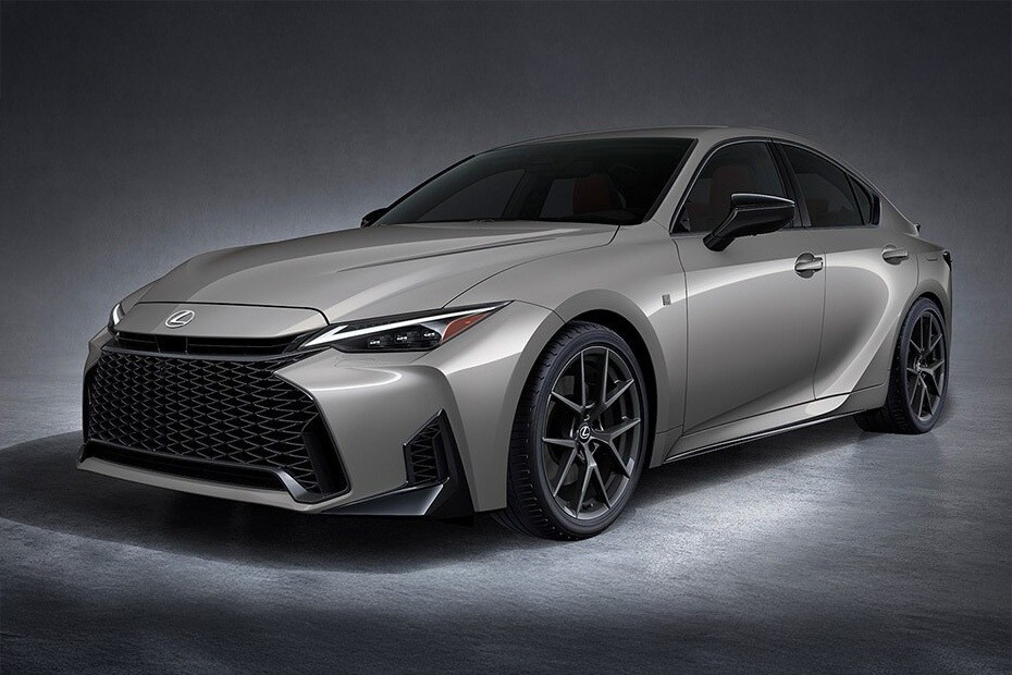 Lexus IS sporty side profile design