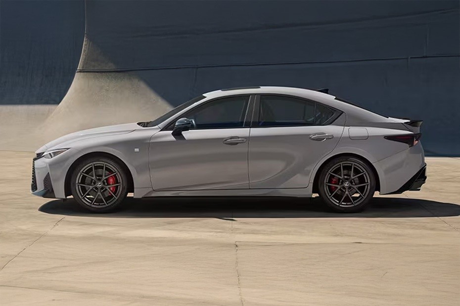 Lexus IS exterior side view