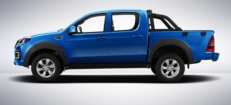 Foton Tunland side view in blue color
