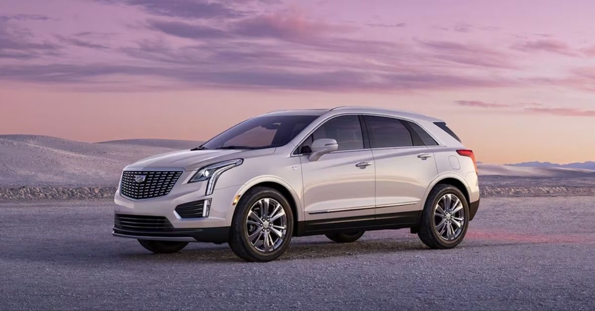 Cadillac XT5 2025: dual-engine choice reshapes compact luxury SUV positioning